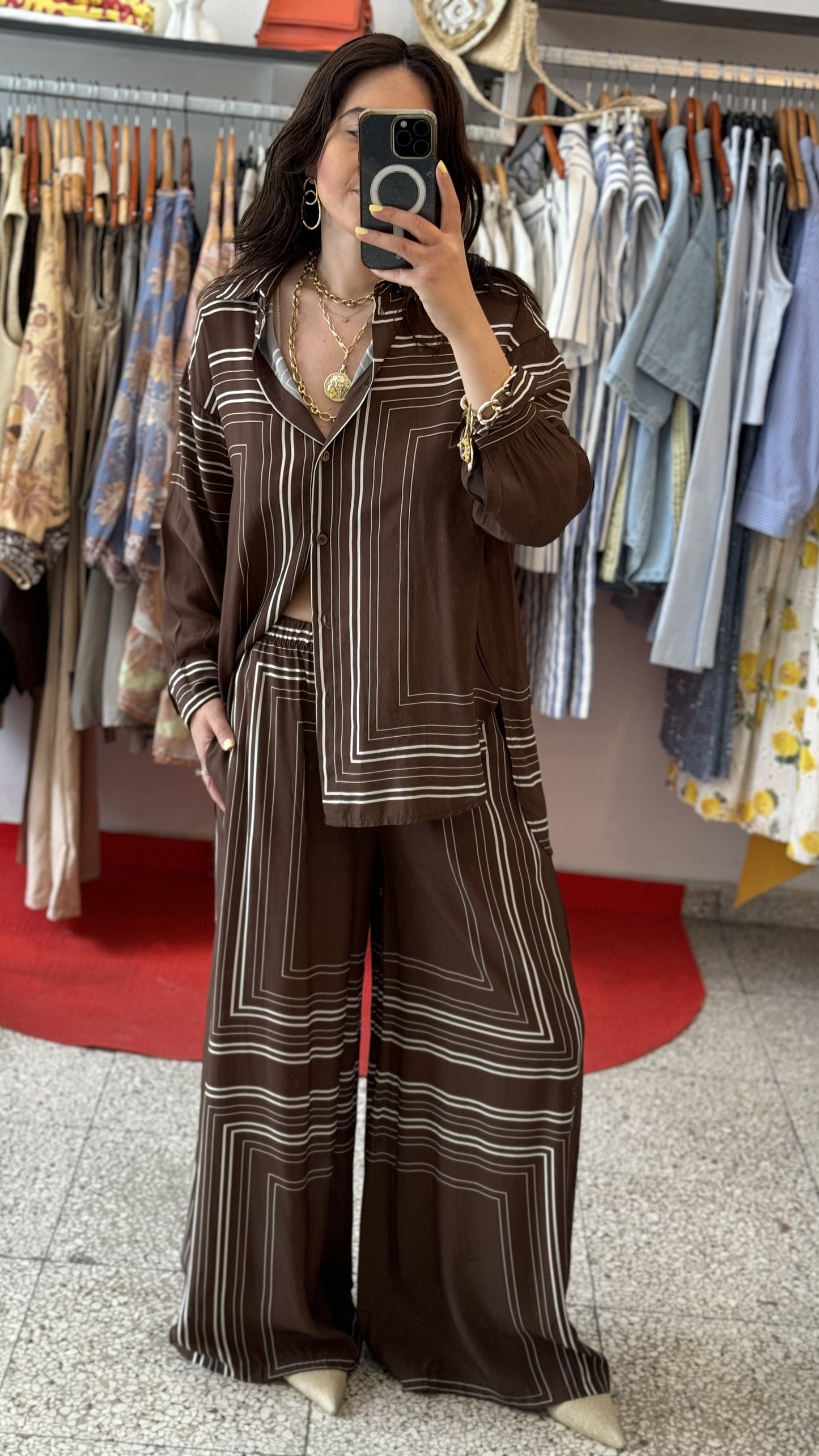 Relaxed Set in Brown