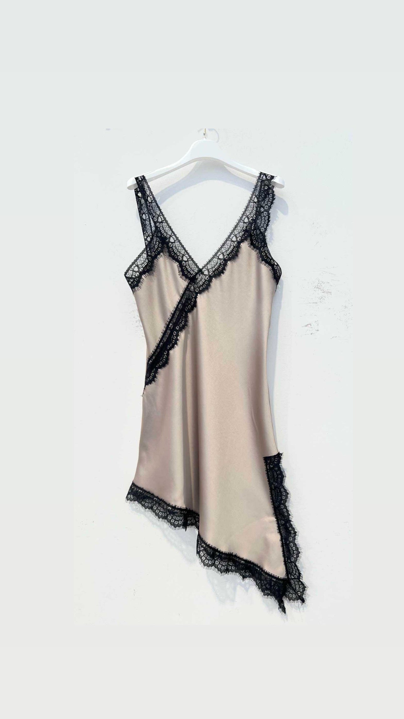 Lingerie in Beige