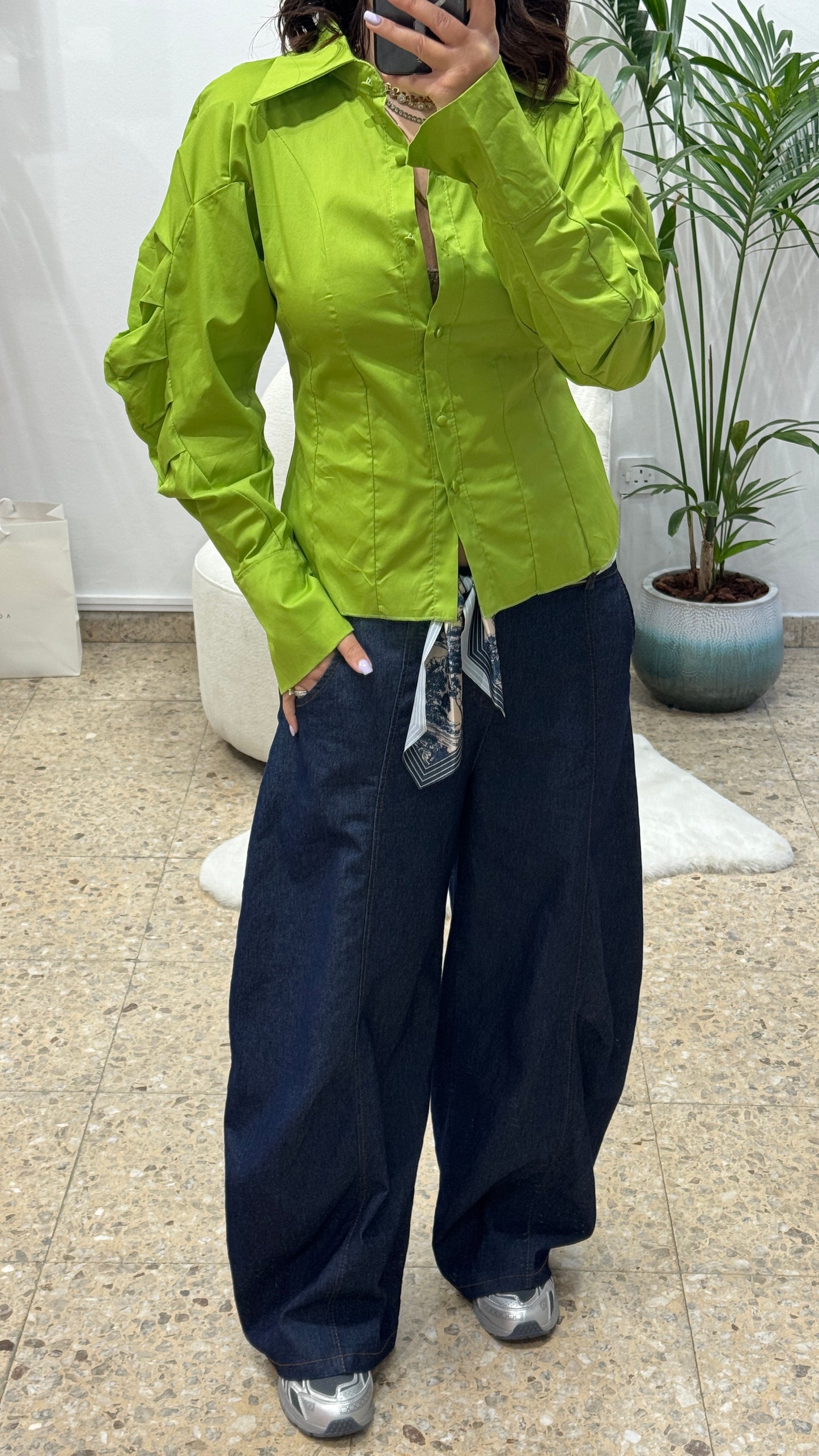 Balloon-Sleeve Shirt in Green