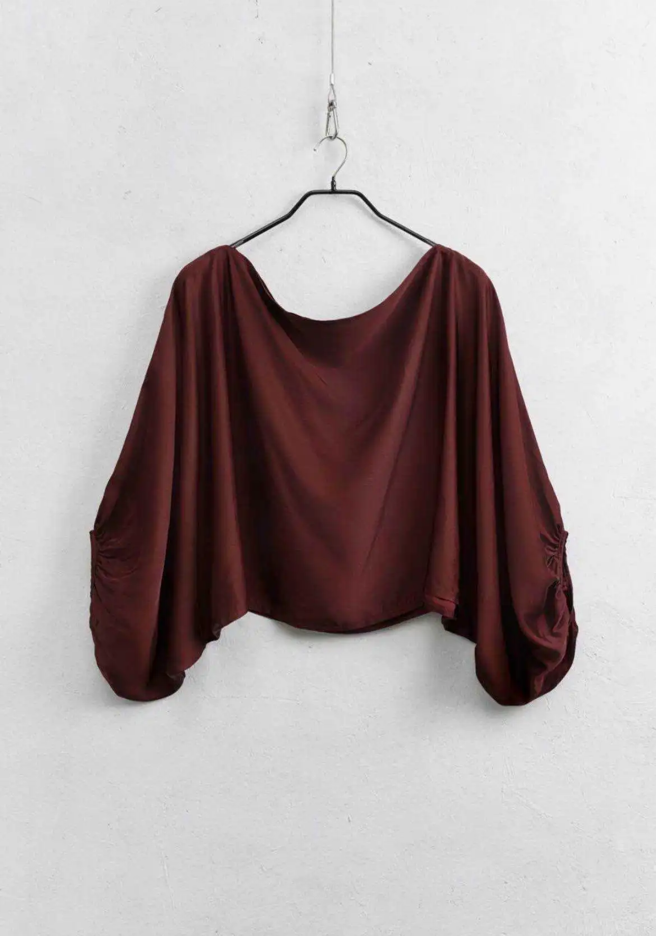 Top with Wide Sleeves in Bordeaux