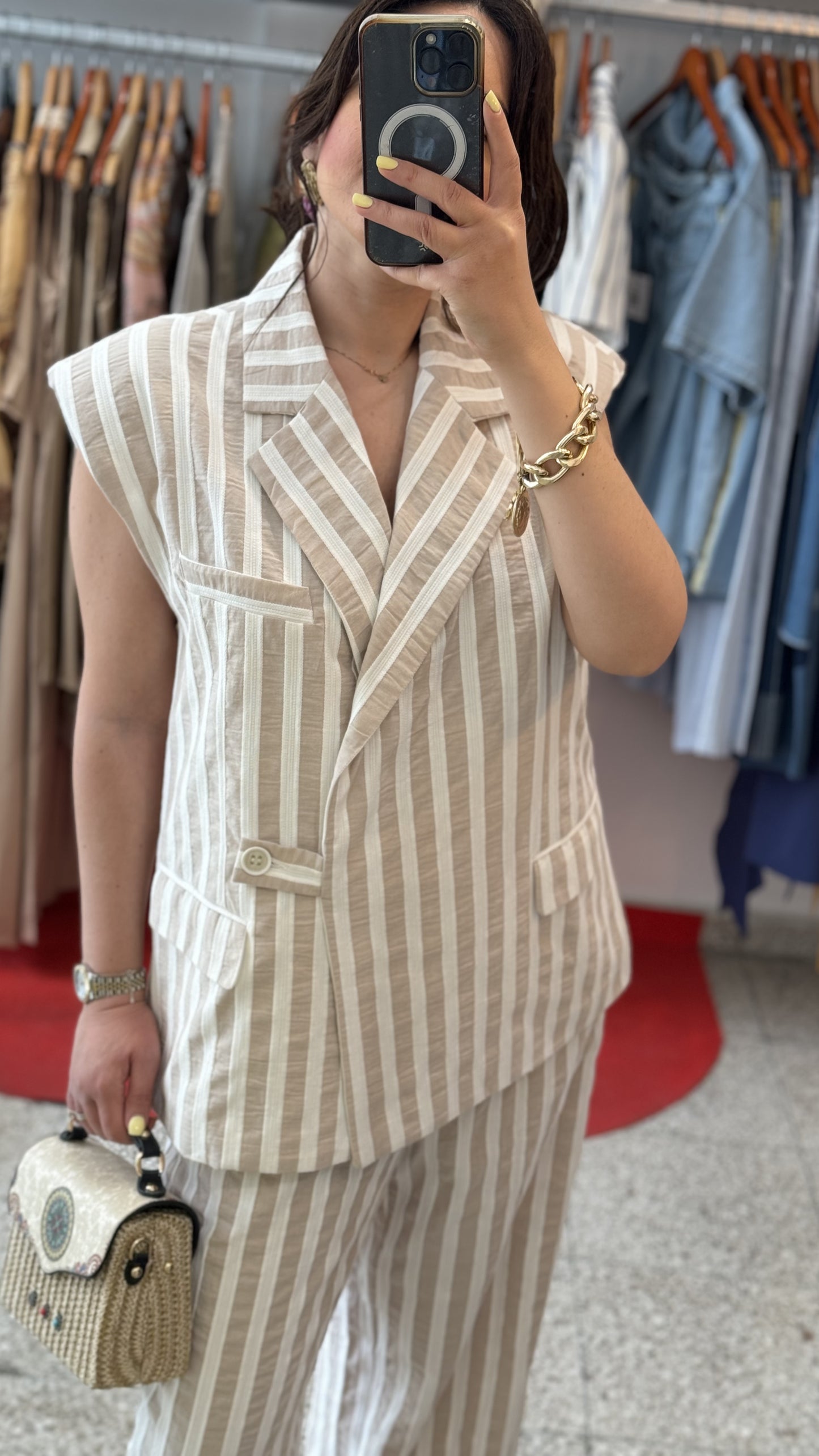 Set in Beige Stripe