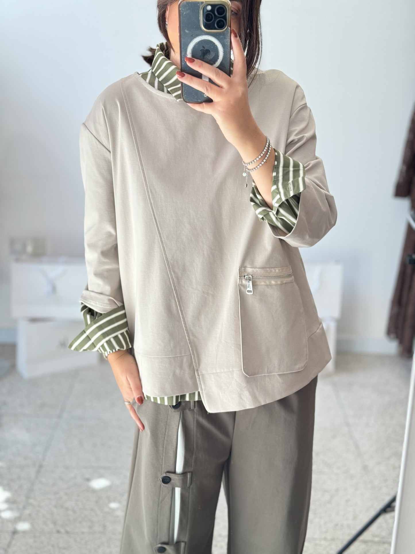 Top with Pocket in Cream