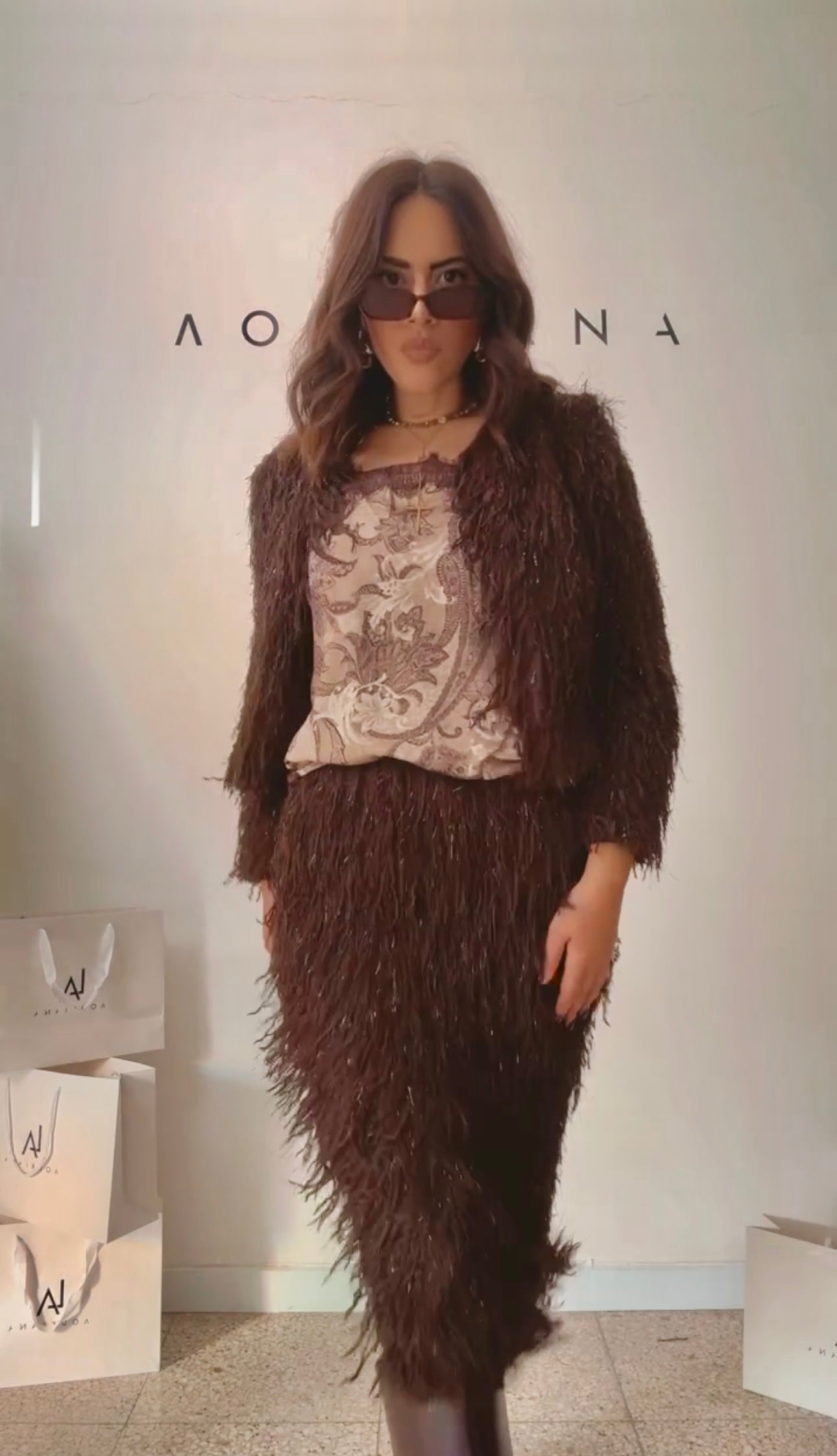 Feather-Fringe Set in Brown