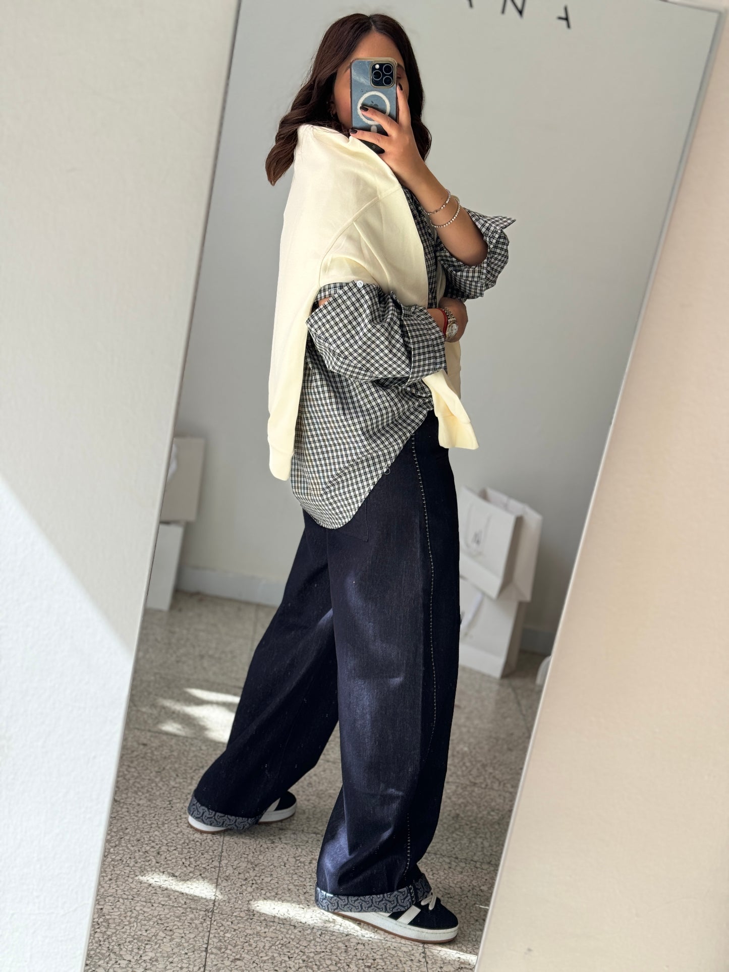 Wide-Leg Jeans with Printed Hem