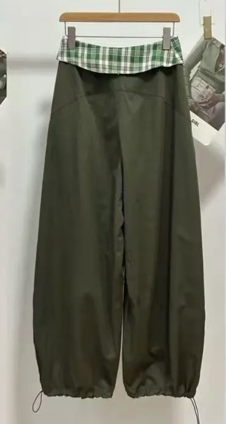 Relaxed Trousers in Khaki