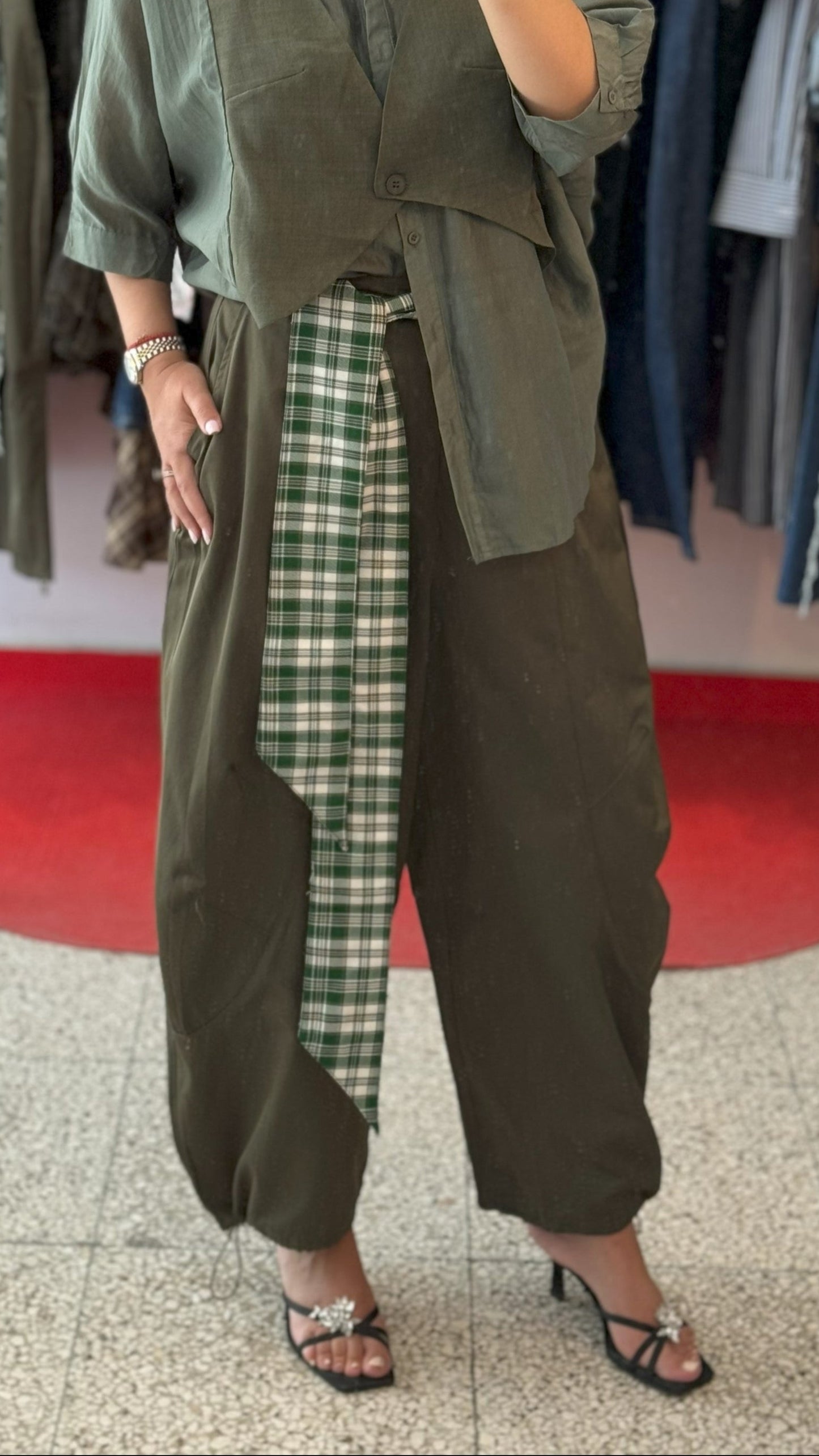 Relaxed Trousers in Khaki