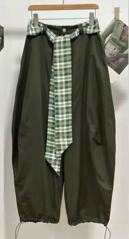 Relaxed Trousers in Khaki
