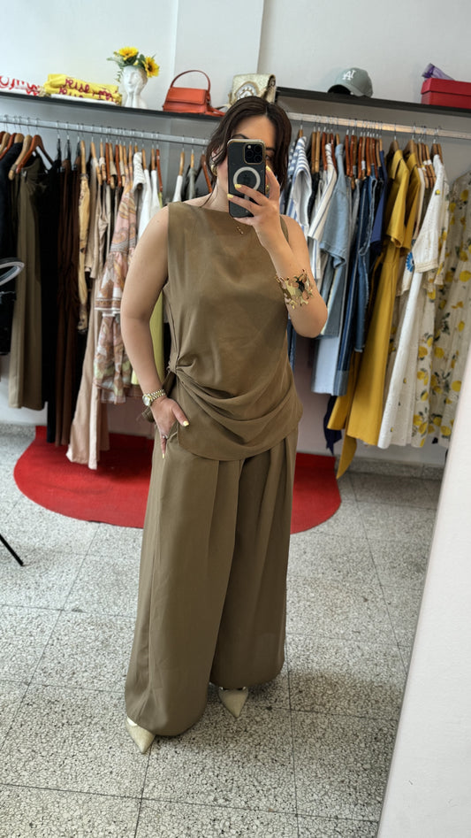 Relaxed Set in Olive Green