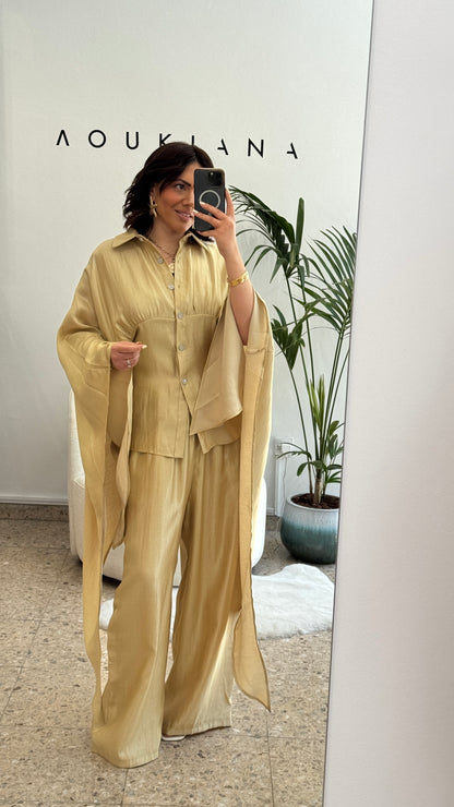 Relaxed Set in Gold
