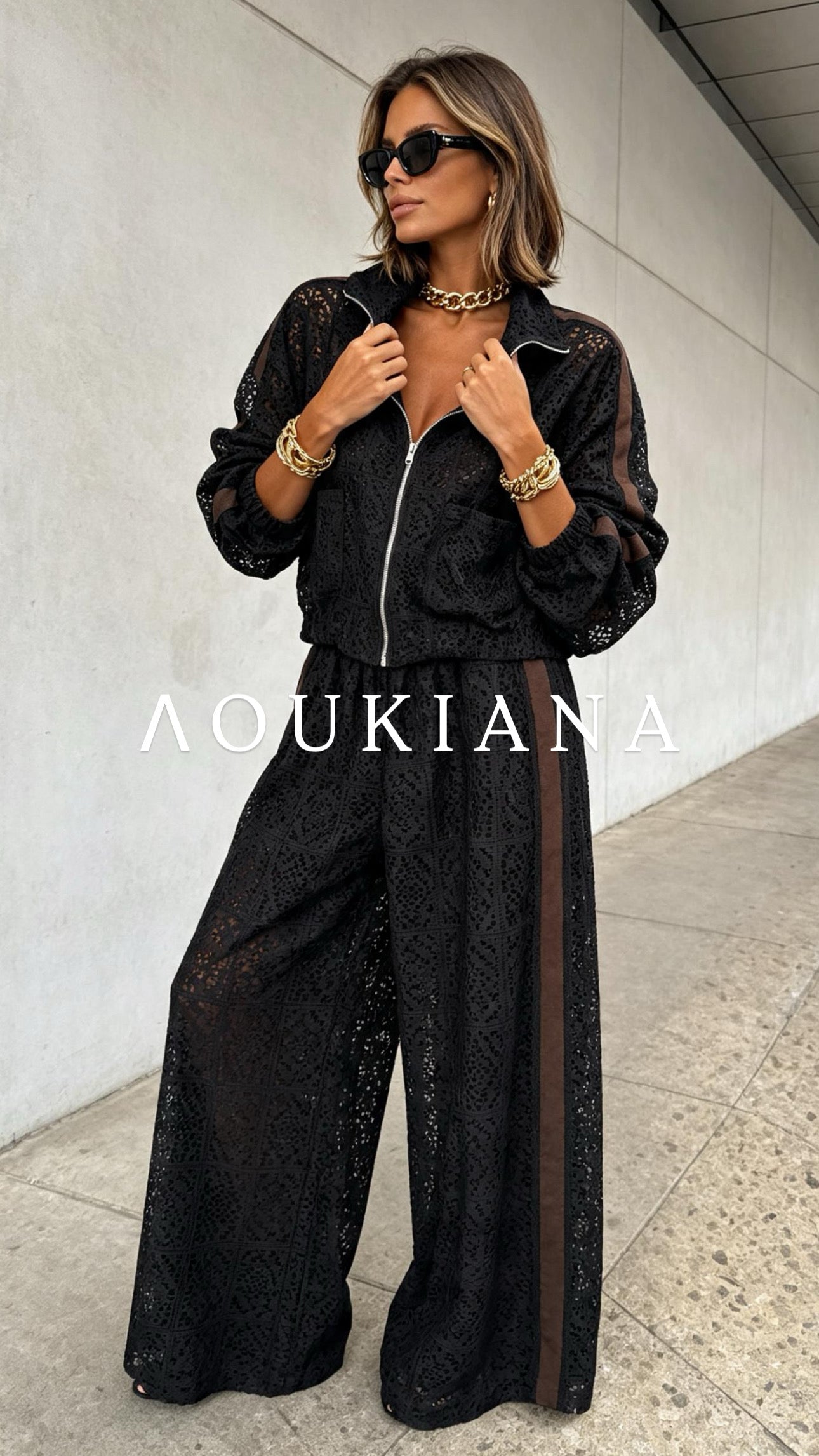 Lace set in black colour