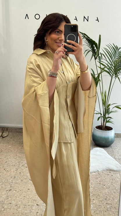 Relaxed Set in Gold