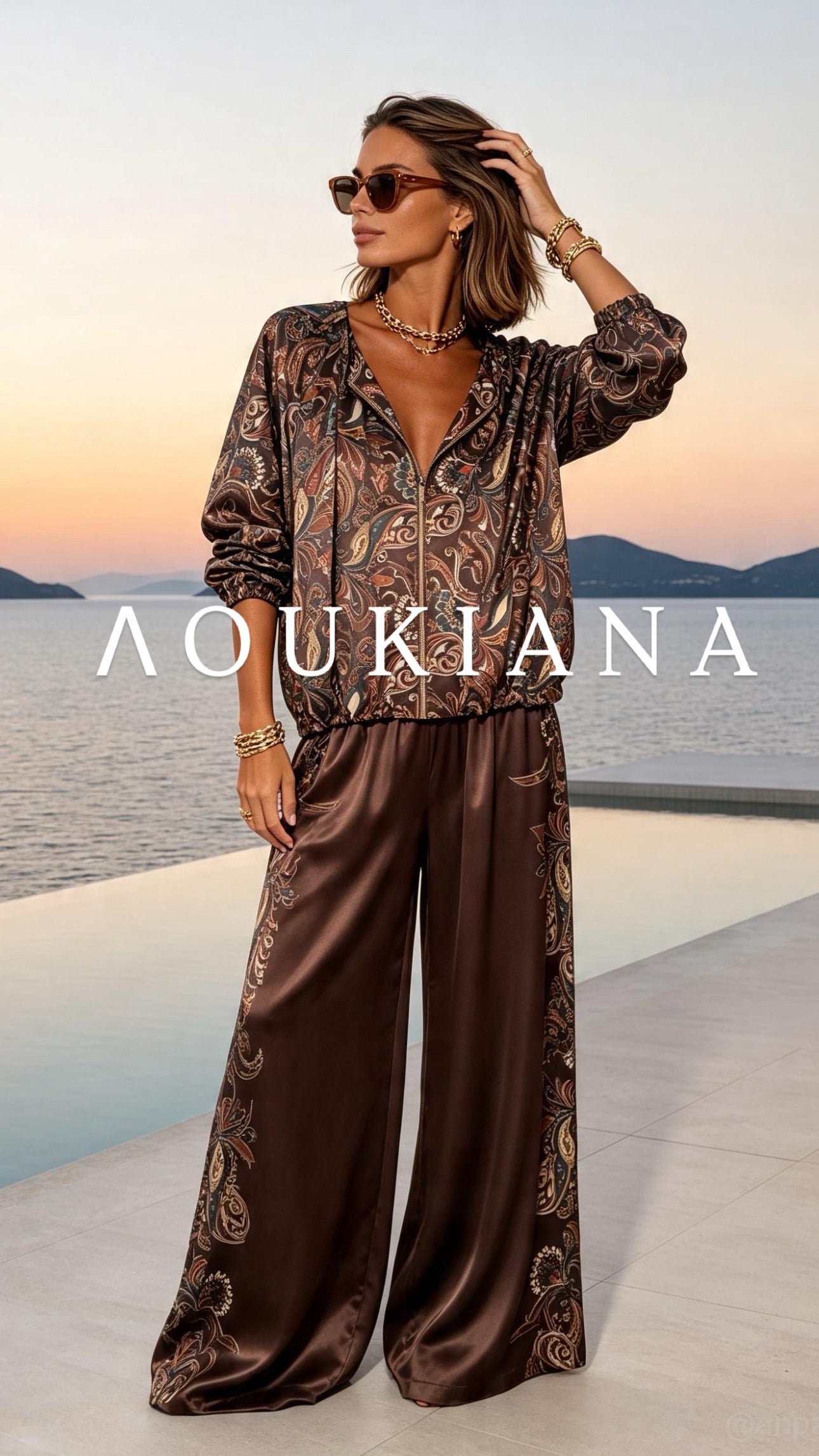 Printed set in brown colour