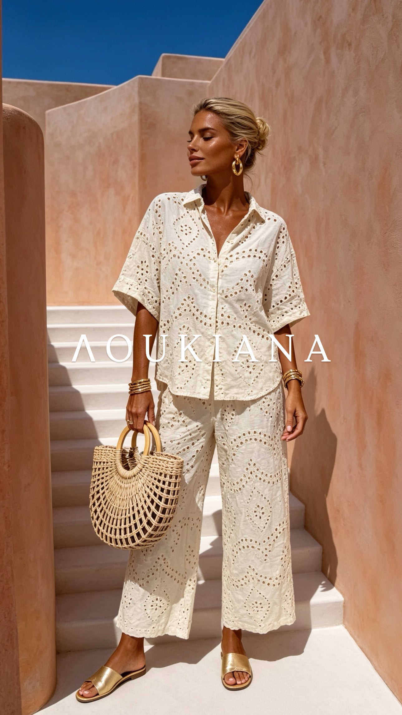 Lace set in ecru colour