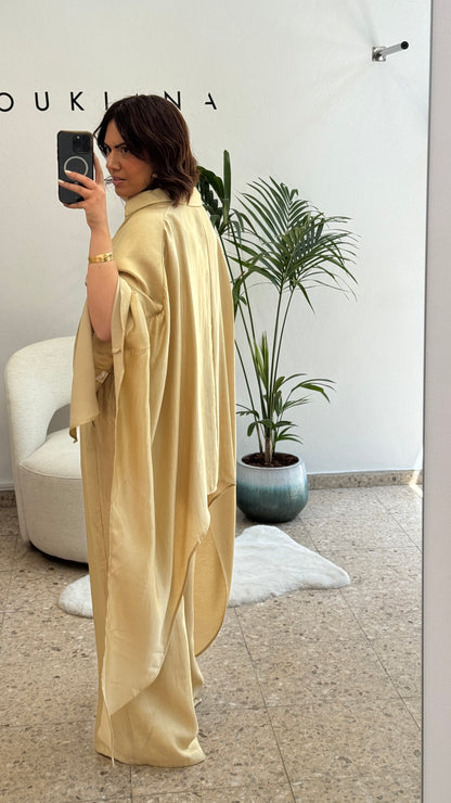 Relaxed Set in Gold