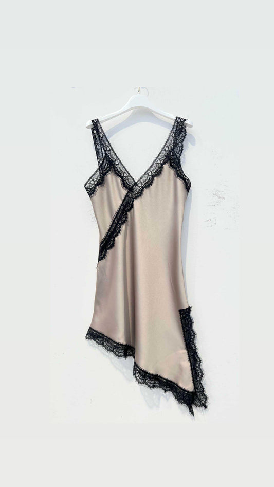 Lingerie in Beige