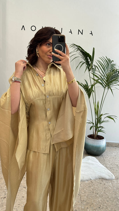 Relaxed Set in Gold