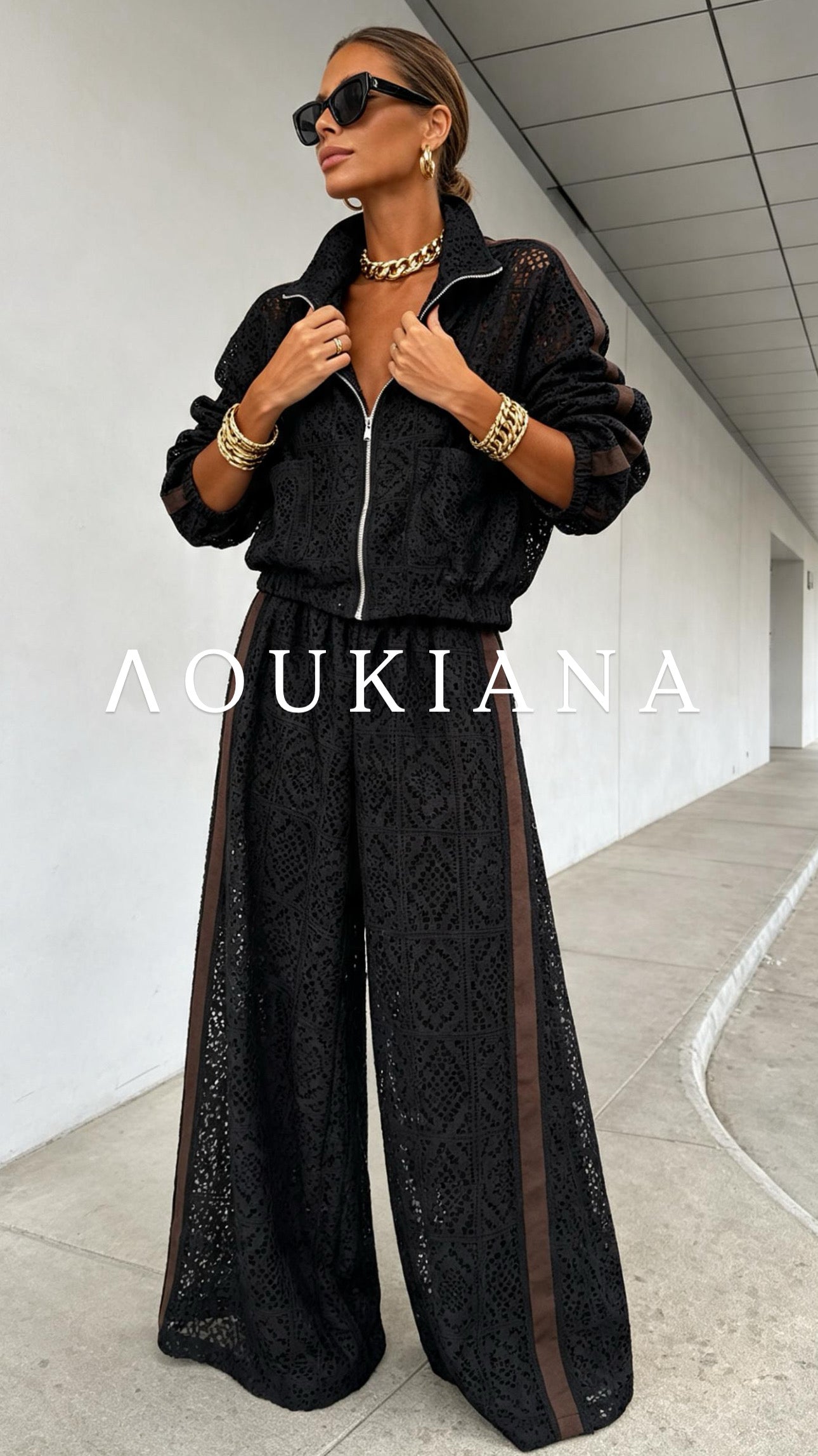Lace set in black colour