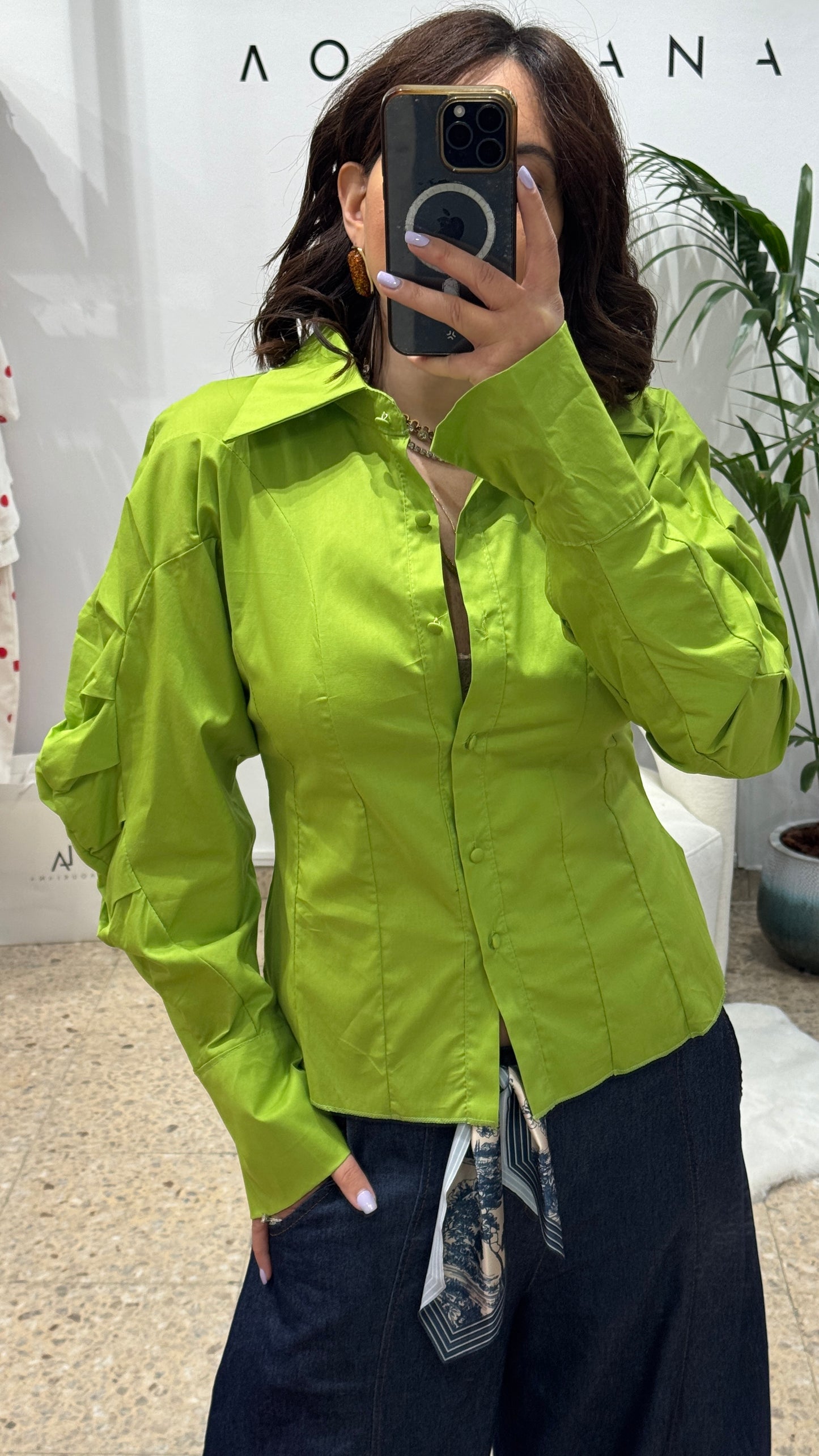Balloon-Sleeve Shirt in Green
