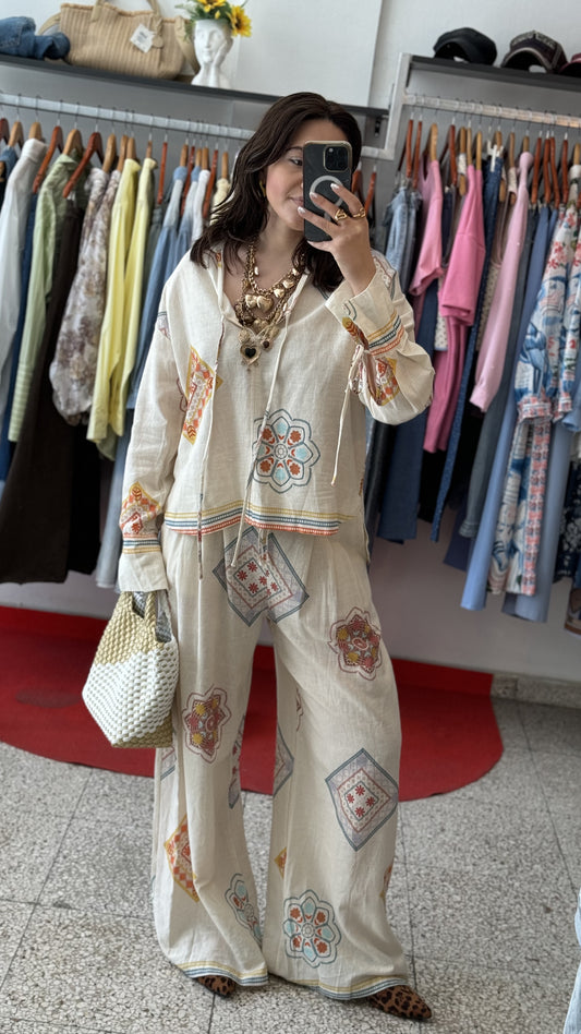 Relaxed Set in Cream with Print