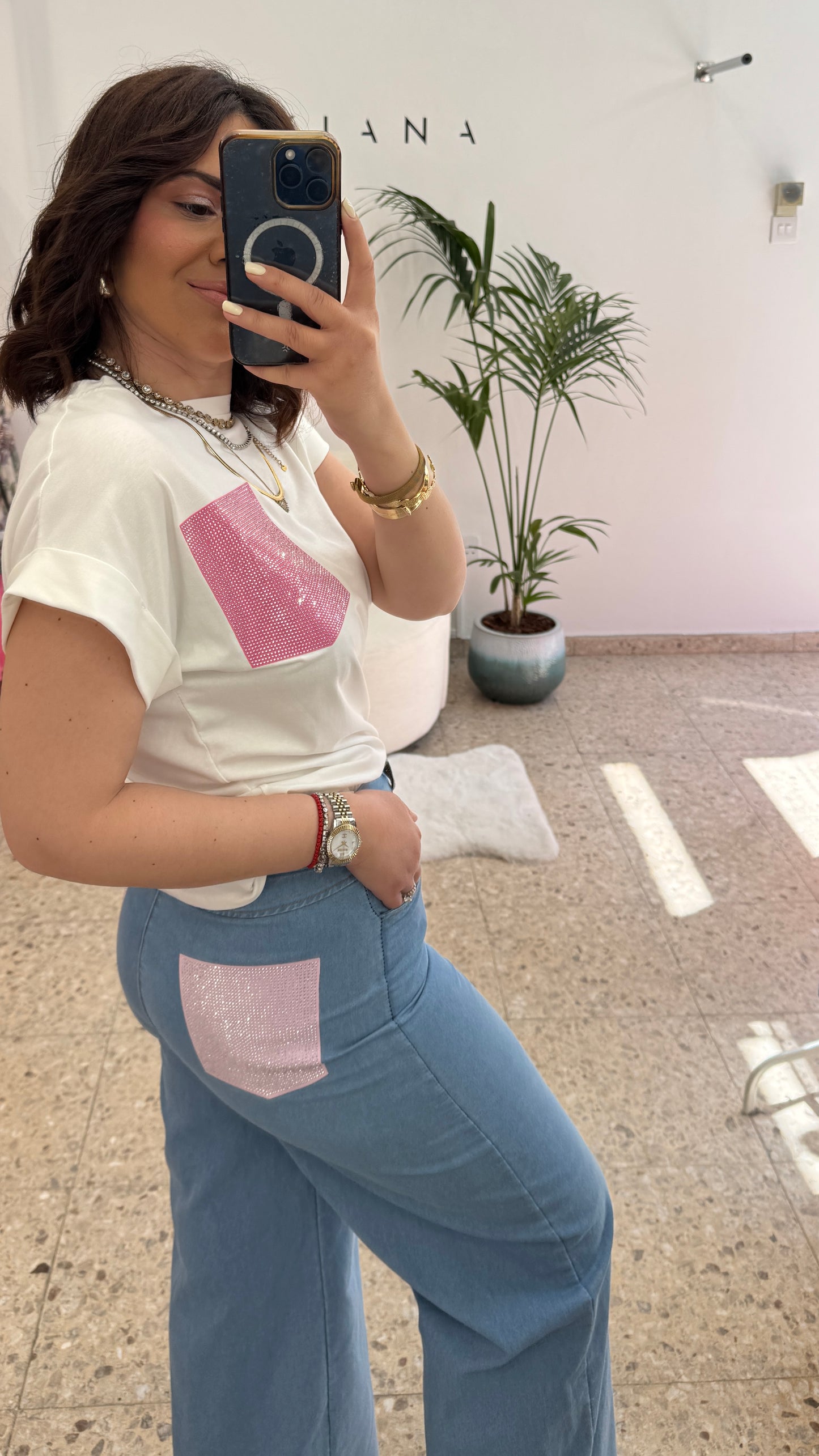 Wide Blue Jeans with Back Pocket Detail