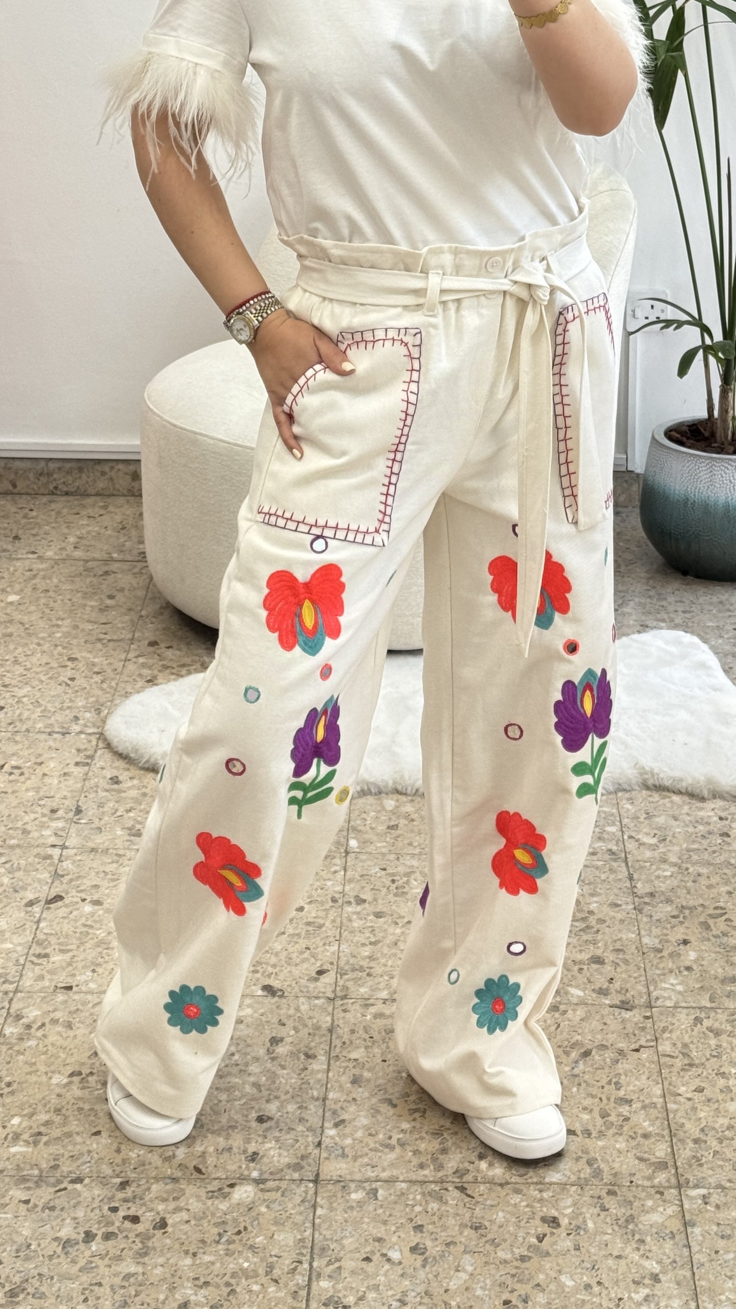 Embroidered Flower Trousers in White