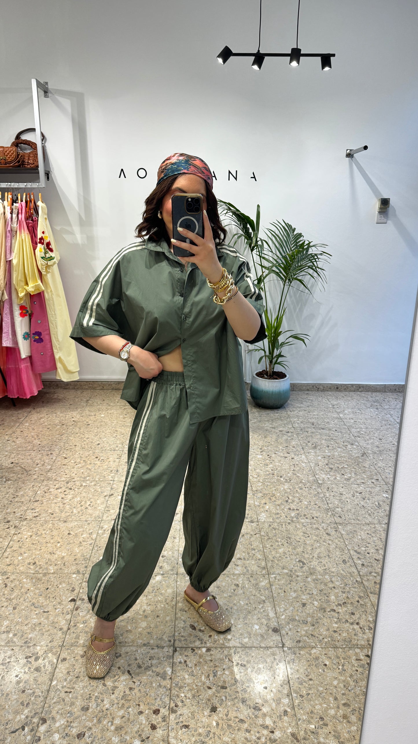 Relaxed Set in Green