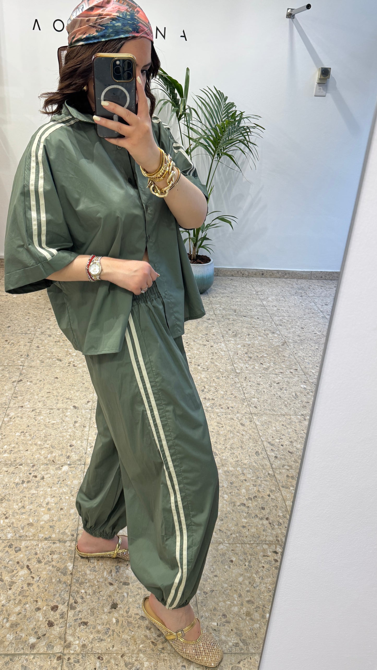 Relaxed Set in Green