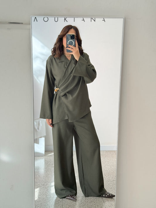 Set in Khaki