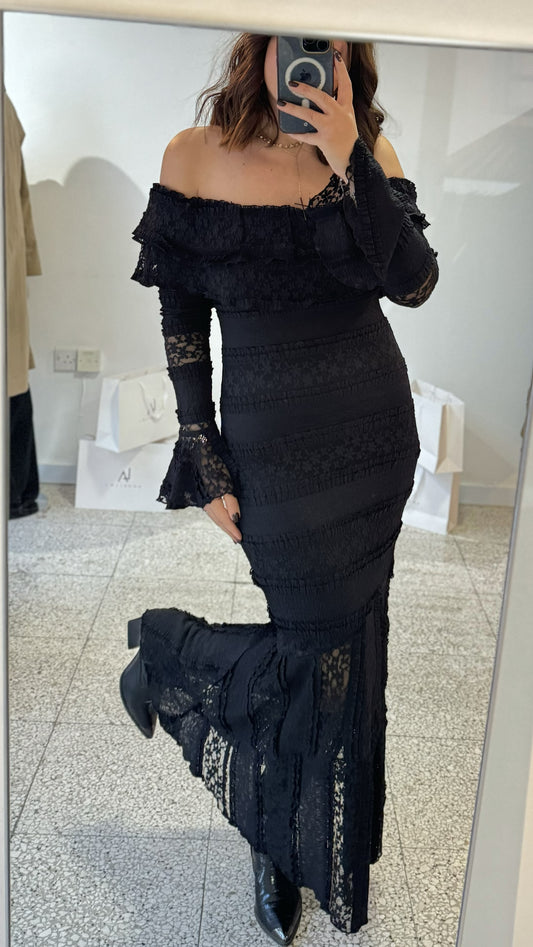 Off-Shoulder Dress in Black