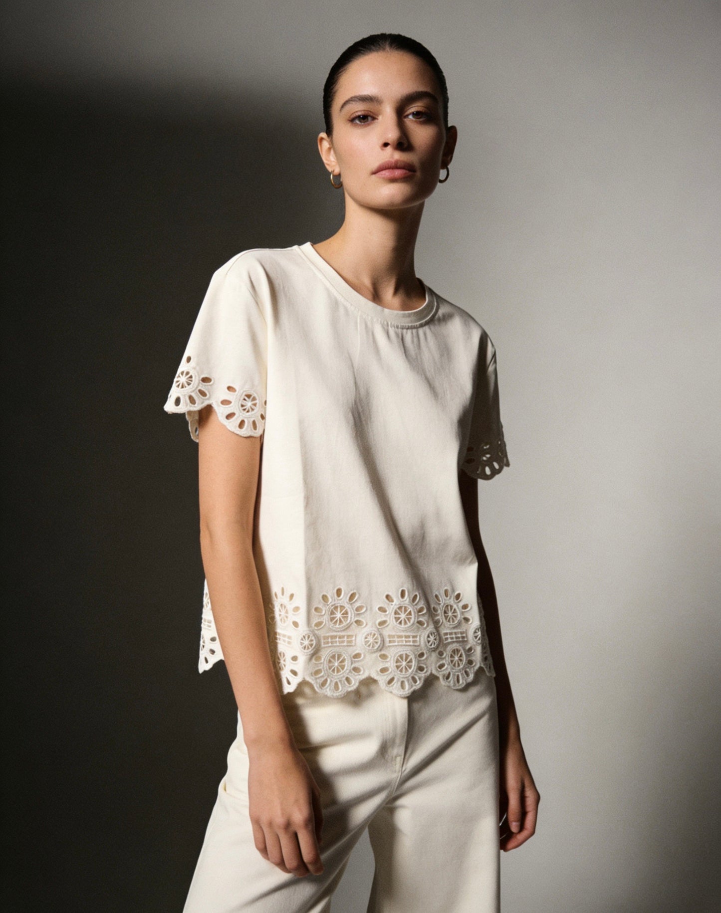 Broderie T-Shirt in Beige