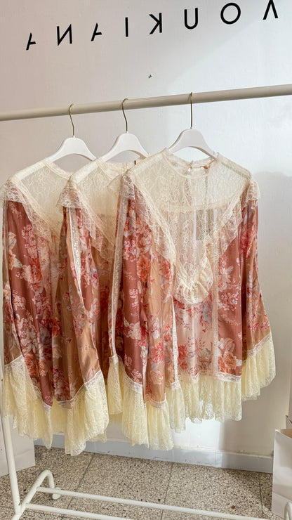 Lace Blouse in Romantic Print