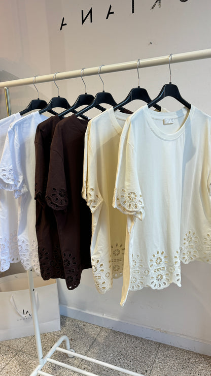 Broderie T-Shirt in Beige