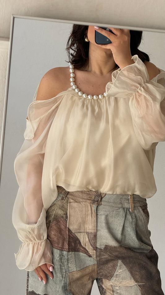 Blouse with Pearls in Cream
