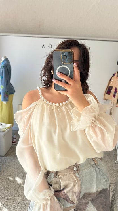 Blouse with Pearls in Cream