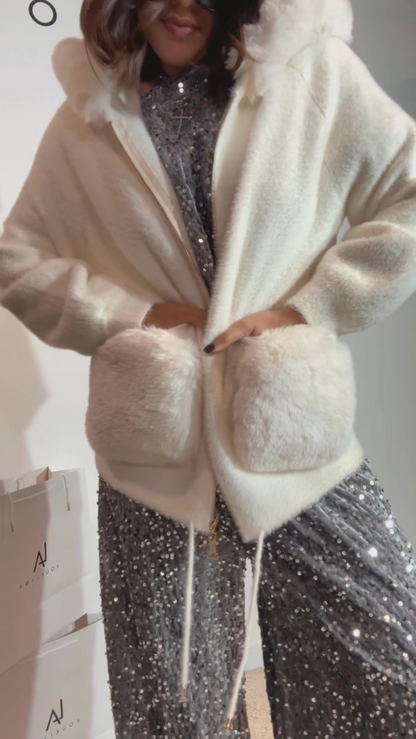 Cozy Fur Jacket in Cream