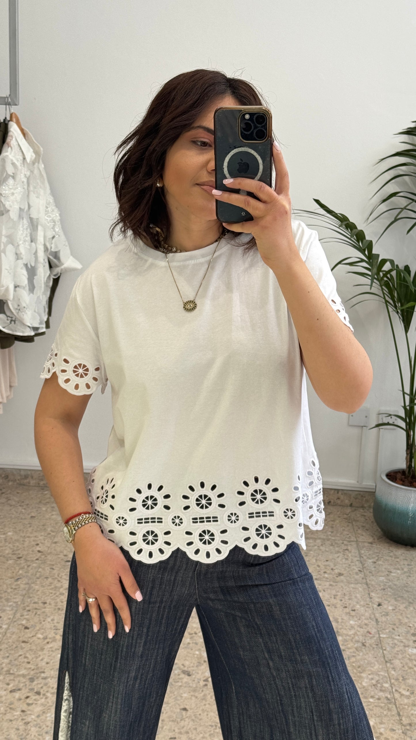 Broderie T-Shirt in White