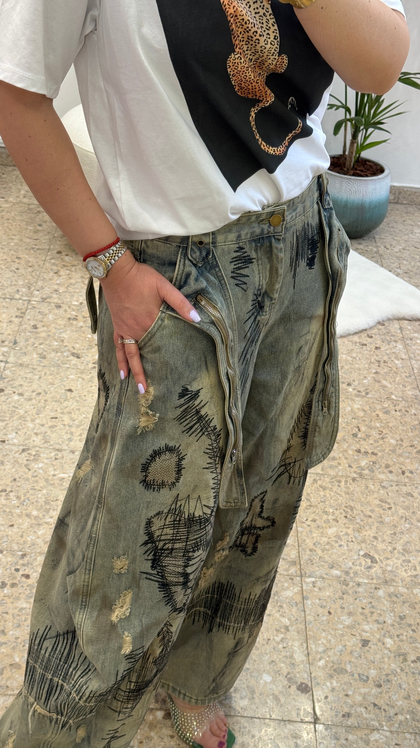 Stitched Jeans in Washed Blue