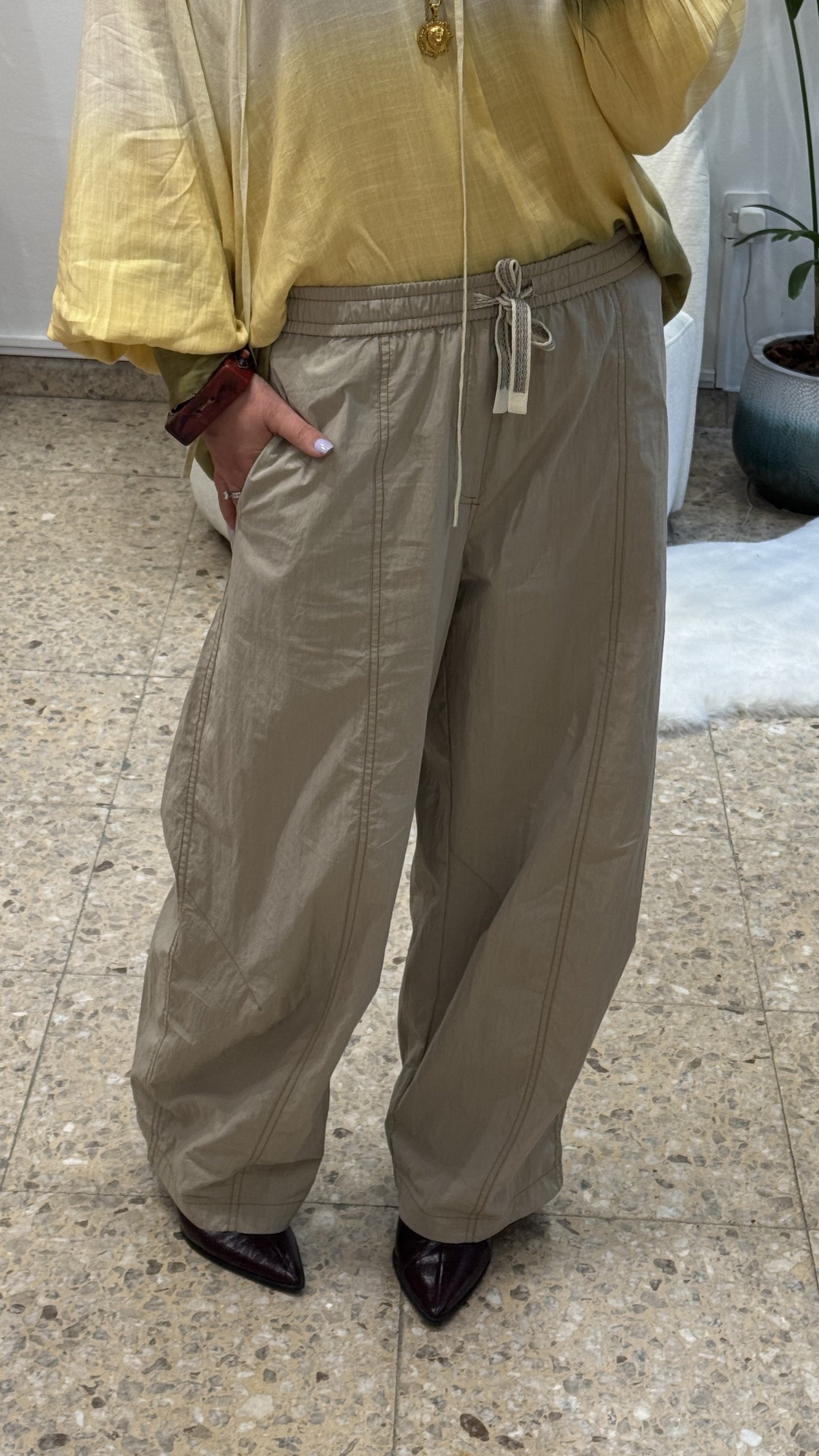 Elastic Waist Wide Trousers in Khaki
