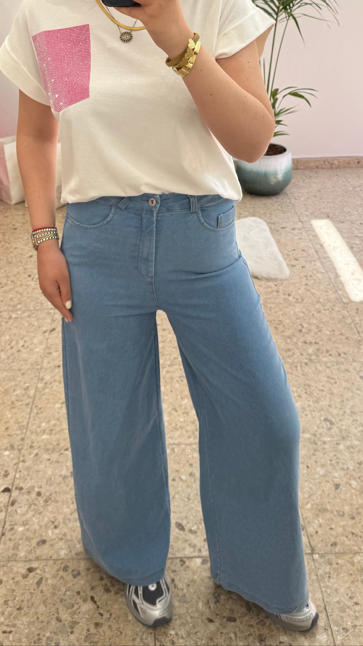 Wide Blue Jeans with Back Pocket Detail