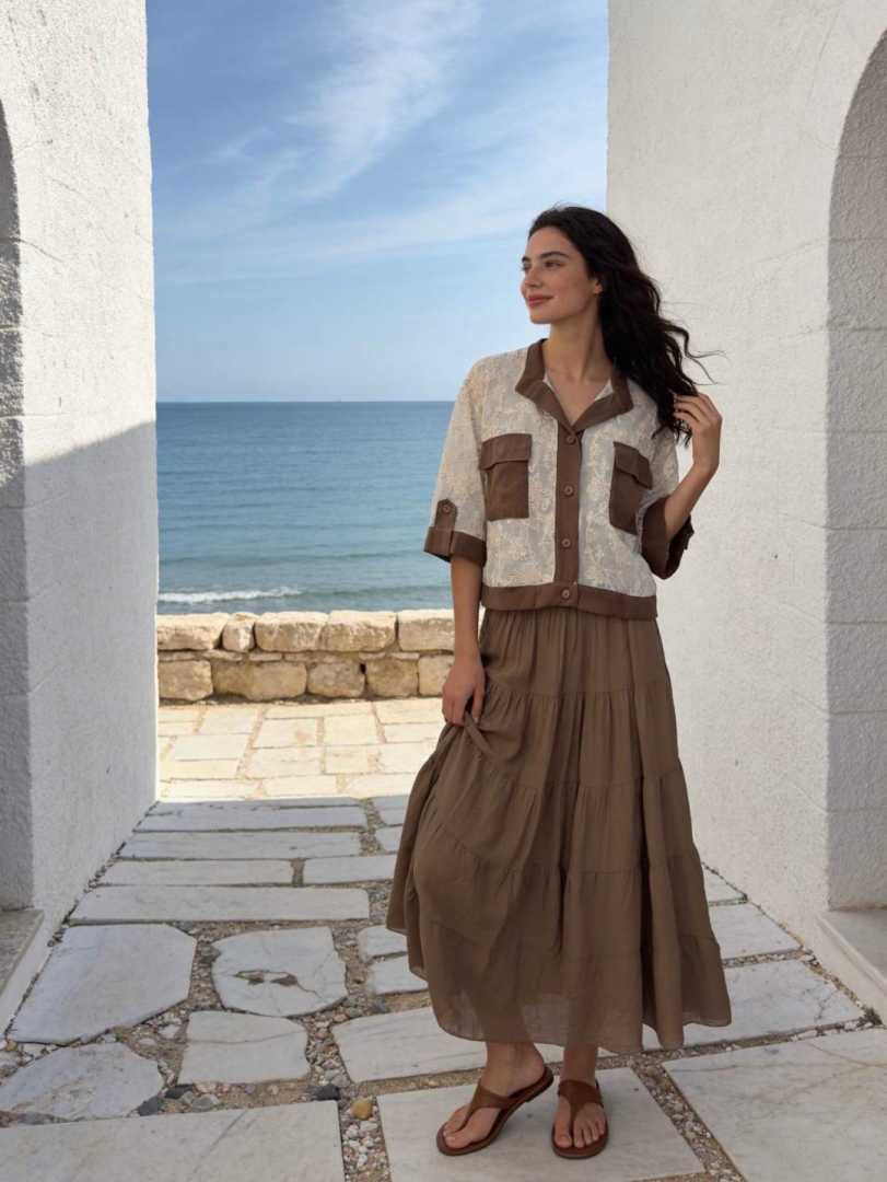 Flower Shirt in Beige & Brown